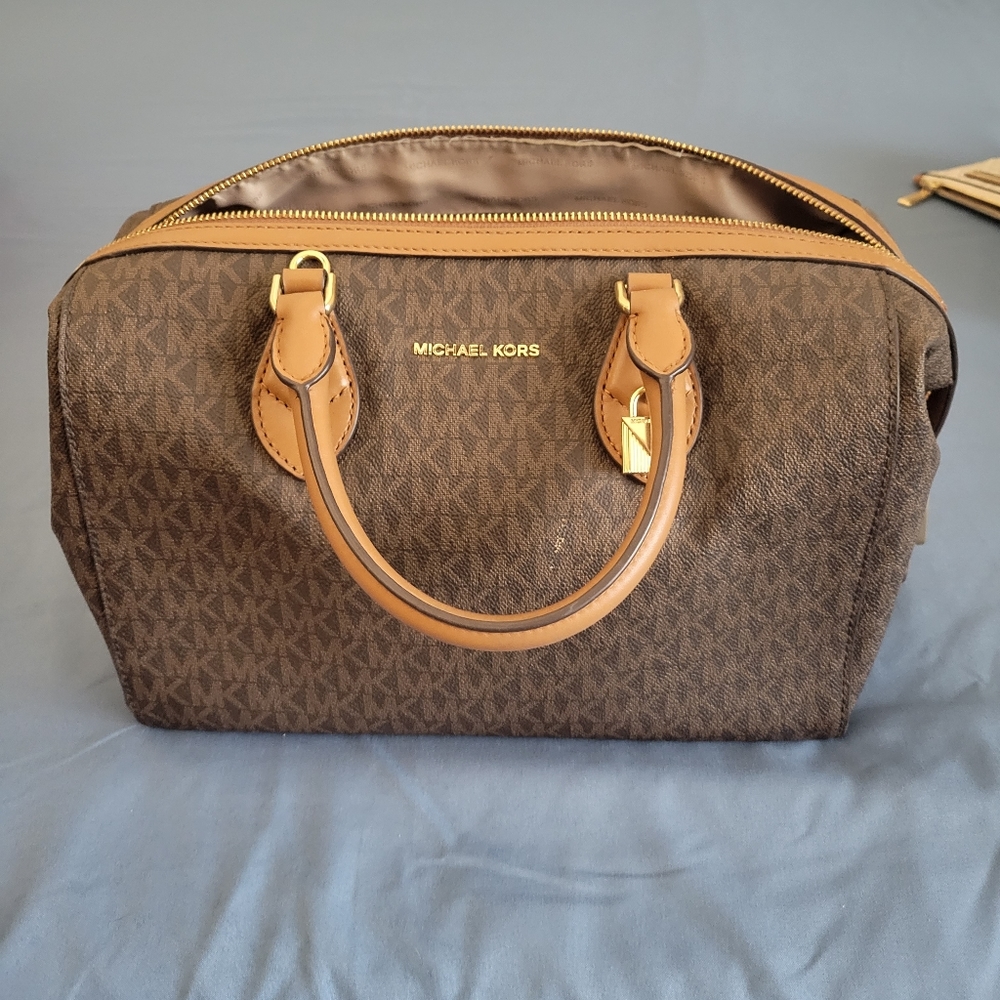 Michael kors satchel